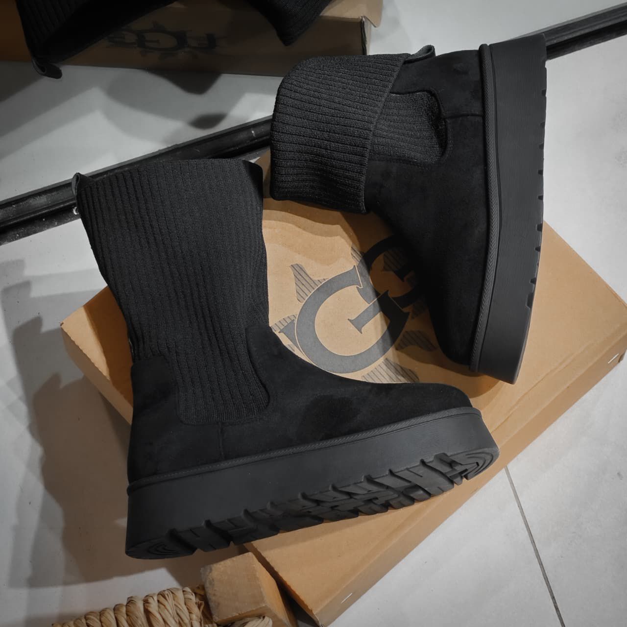 UGG